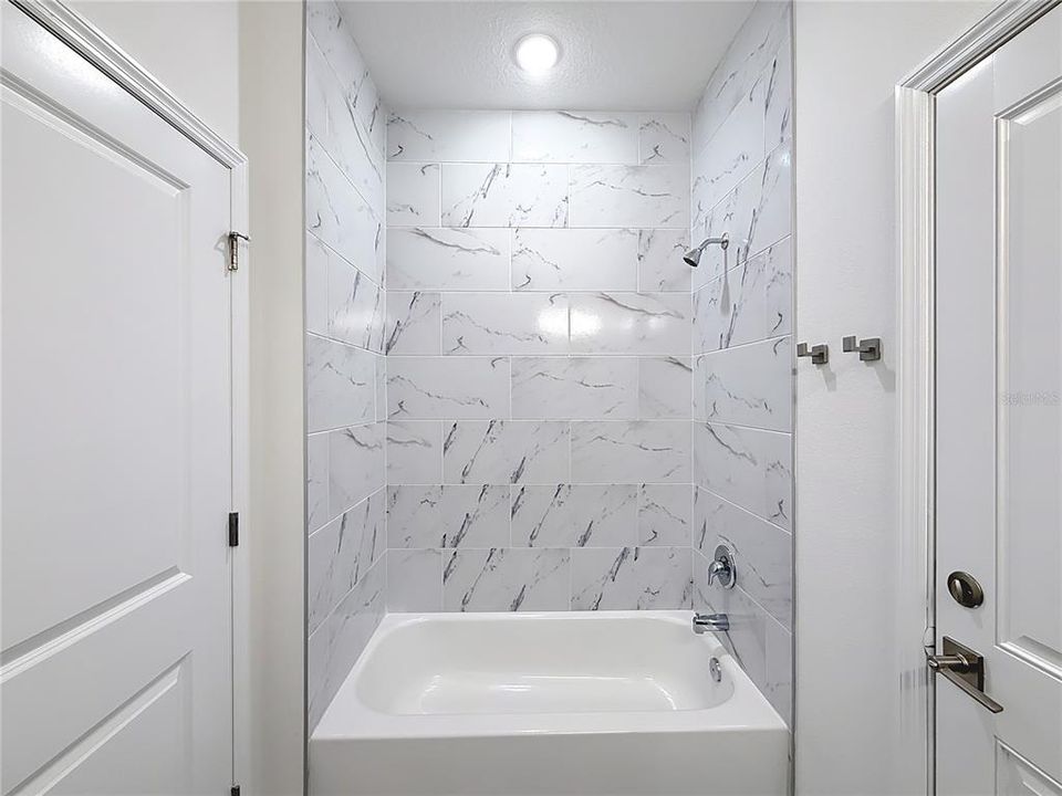 For Sale: $307,000 (4 beds, 3 baths, 1827 Square Feet)