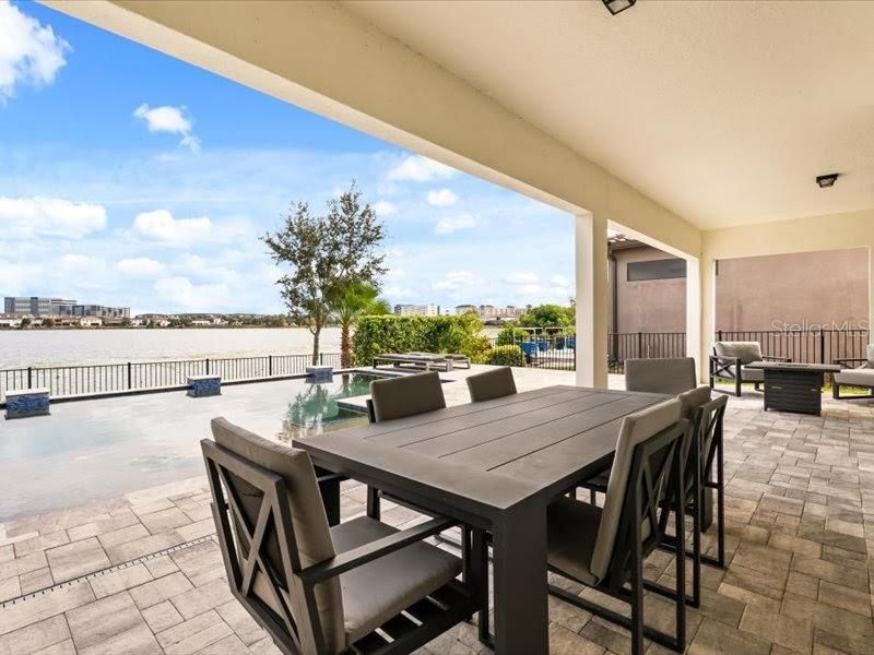 For Sale: $1,695,000 (6 beds, 5 baths, 4931 Square Feet)