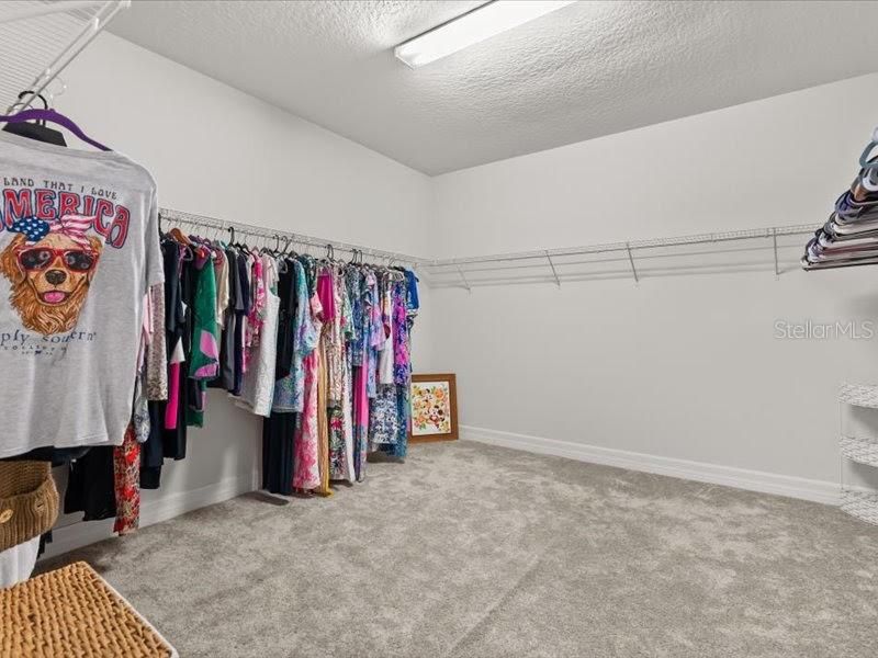 For Sale: $1,695,000 (6 beds, 5 baths, 4931 Square Feet)