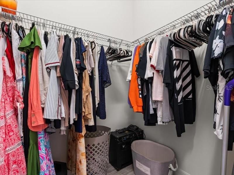 For Sale: $1,695,000 (6 beds, 5 baths, 4931 Square Feet)