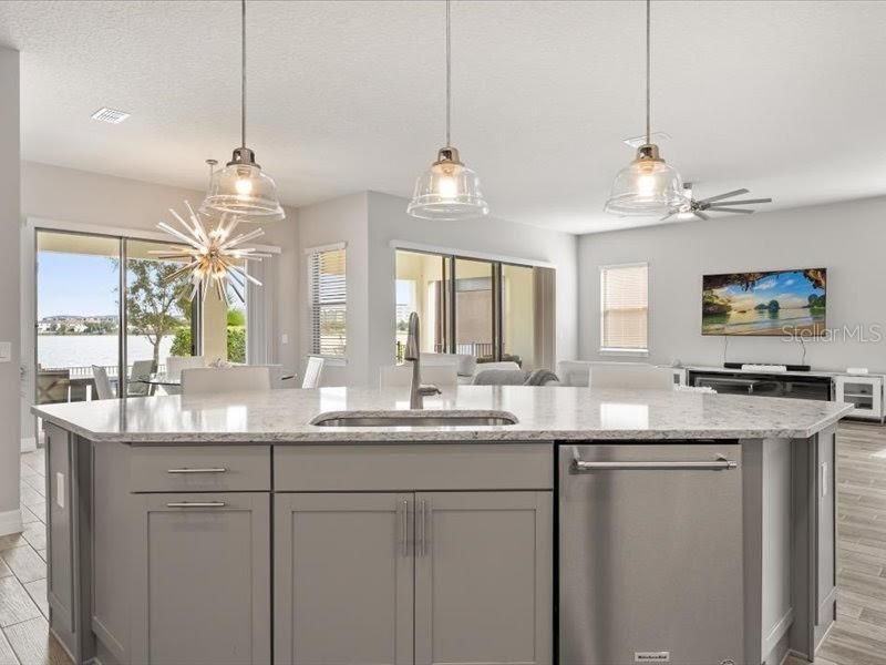 For Sale: $1,695,000 (6 beds, 5 baths, 4931 Square Feet)