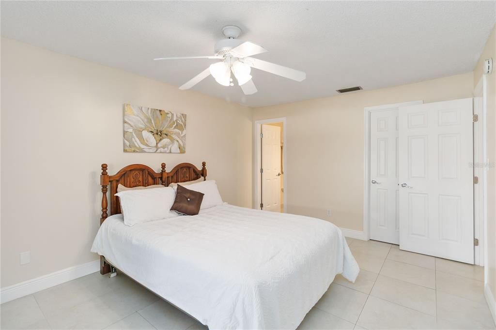 For Sale: $243,000 (3 beds, 2 baths, 1256 Square Feet)