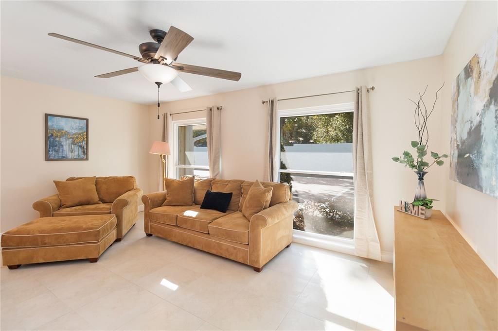 For Sale: $243,000 (3 beds, 2 baths, 1256 Square Feet)