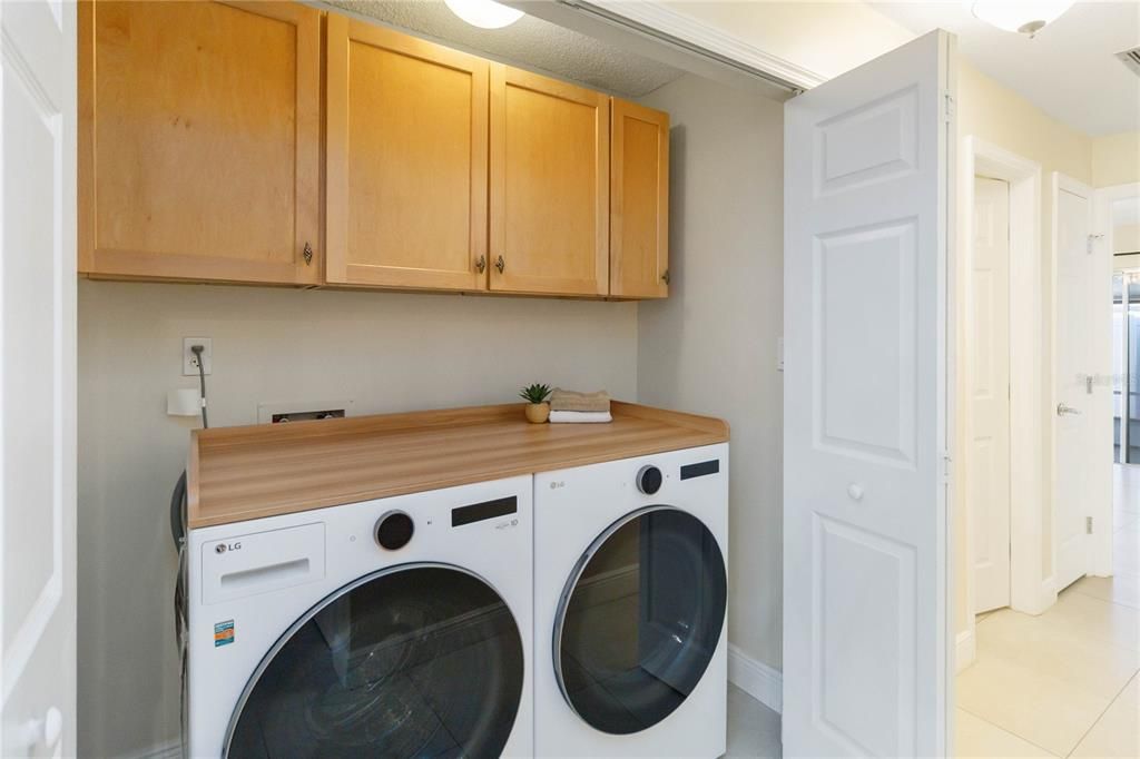 For Sale: $243,000 (3 beds, 2 baths, 1256 Square Feet)