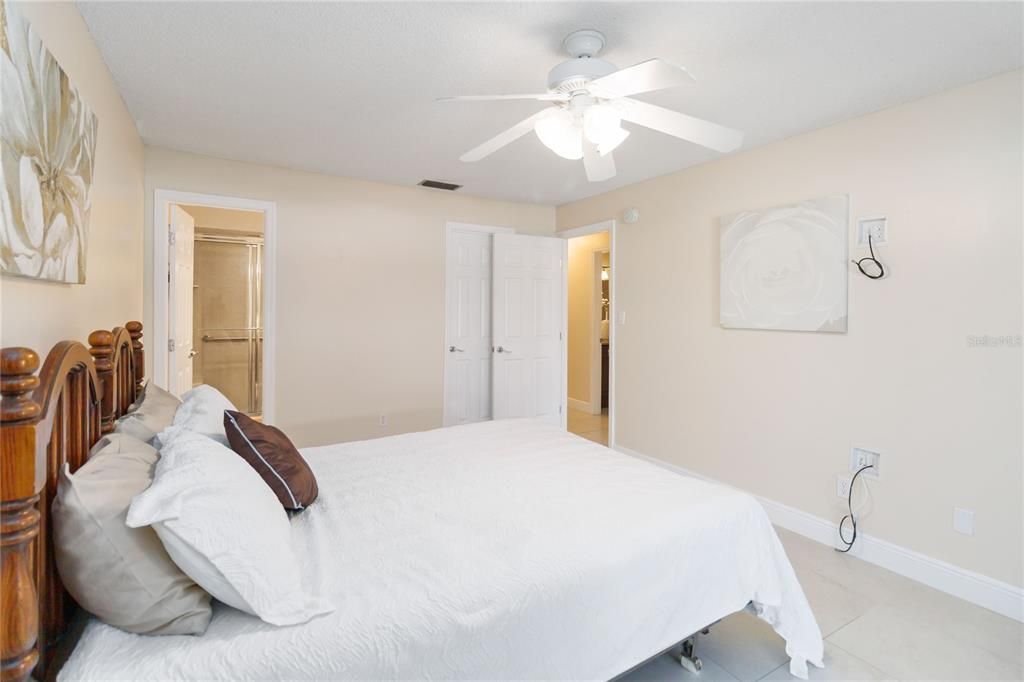 For Sale: $243,000 (3 beds, 2 baths, 1256 Square Feet)