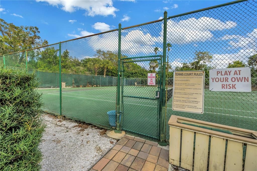 For Sale: $195,500 (2 beds, 2 baths, 1408 Square Feet)