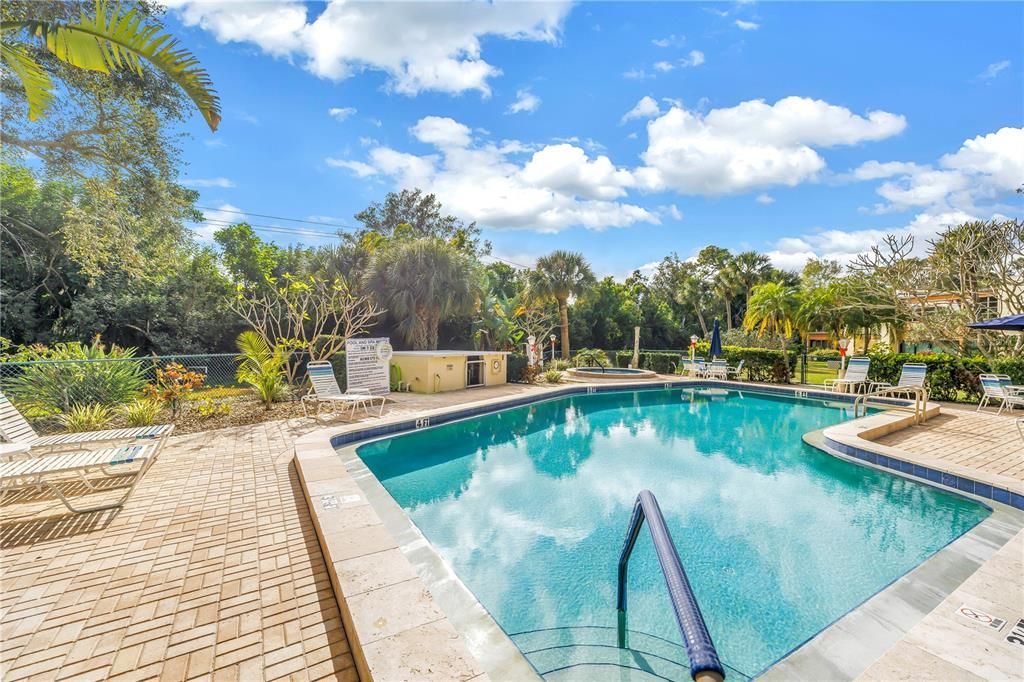 For Sale: $195,500 (2 beds, 2 baths, 1408 Square Feet)