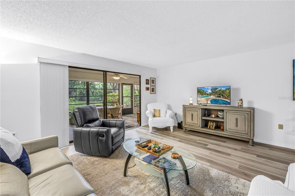 For Sale: $195,500 (2 beds, 2 baths, 1408 Square Feet)