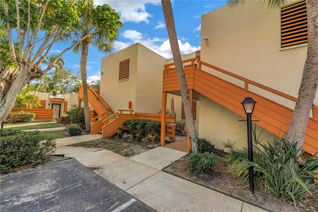 For Sale: $195,500 (2 beds, 2 baths, 1408 Square Feet)