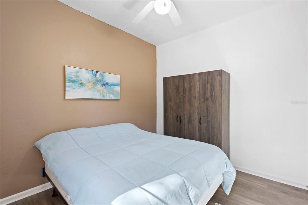 На продажу: $239,500 (3 спален, 2 ванн, 1206 Квадратных фут)