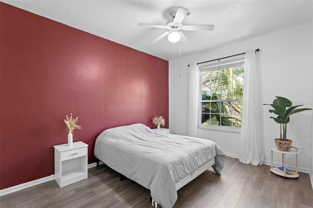 На продажу: $239,500 (3 спален, 2 ванн, 1206 Квадратных фут)