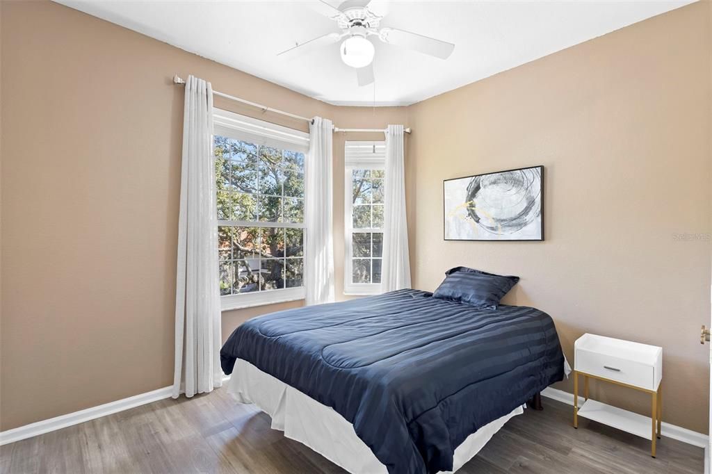 На продажу: $239,500 (3 спален, 2 ванн, 1206 Квадратных фут)