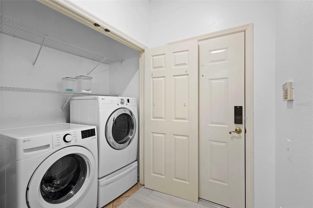 На продажу: $239,500 (3 спален, 2 ванн, 1206 Квадратных фут)