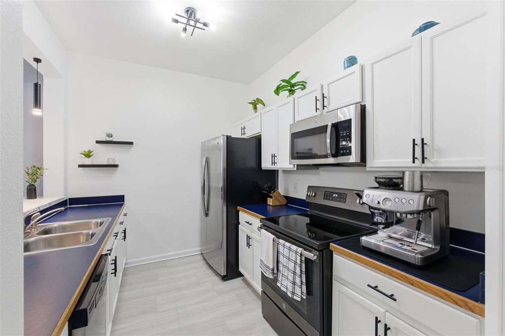 На продажу: $239,500 (3 спален, 2 ванн, 1206 Квадратных фут)