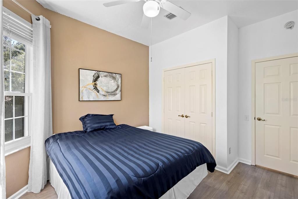 На продажу: $239,500 (3 спален, 2 ванн, 1206 Квадратных фут)