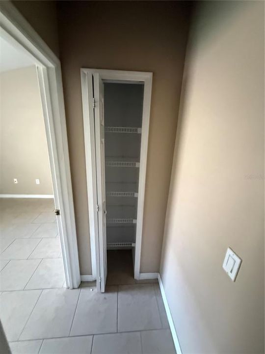 For Rent: $2,350 (4 beds, 2 baths, 2106 Square Feet)