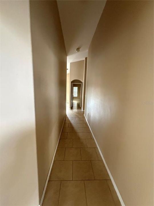 For Rent: $2,350 (4 beds, 2 baths, 2106 Square Feet)