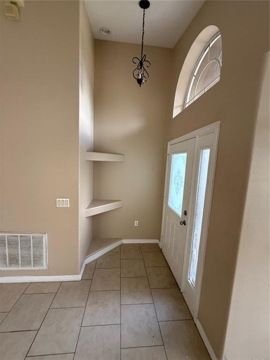 For Rent: $2,350 (4 beds, 2 baths, 2106 Square Feet)