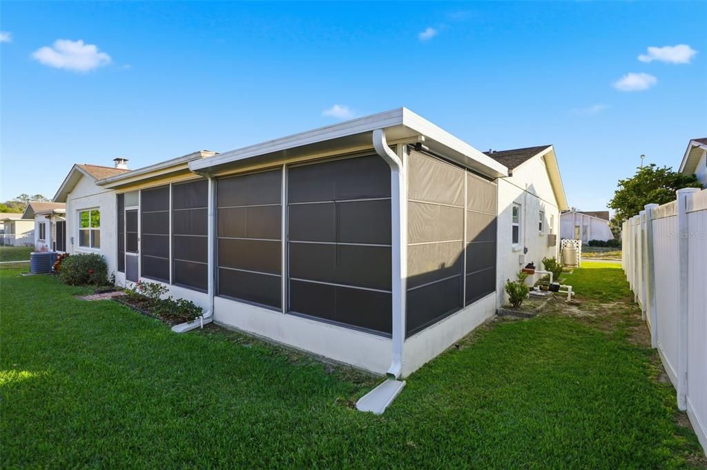 待售: $269,500 (2 贝兹, 2 浴室, 1398 平方英尺)