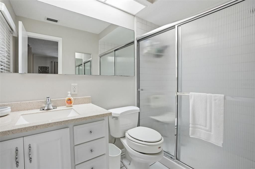 待售: $269,500 (2 贝兹, 2 浴室, 1398 平方英尺)