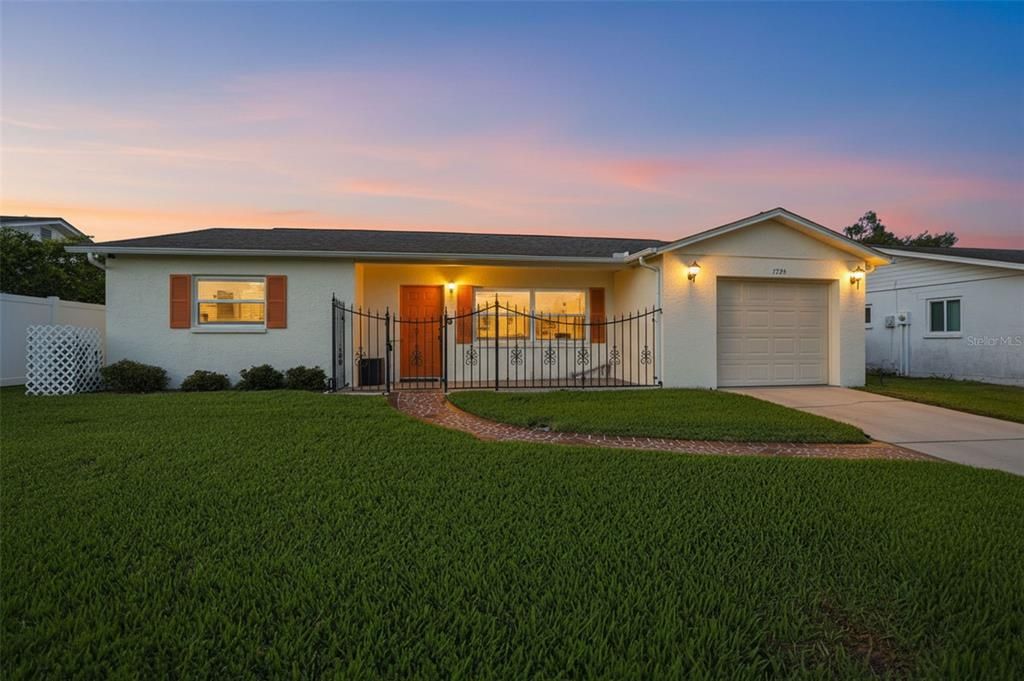 待售: $269,500 (2 贝兹, 2 浴室, 1398 平方英尺)