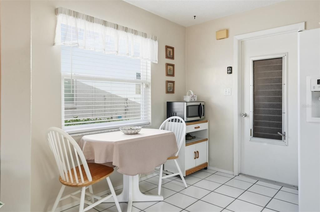 待售: $269,500 (2 贝兹, 2 浴室, 1398 平方英尺)