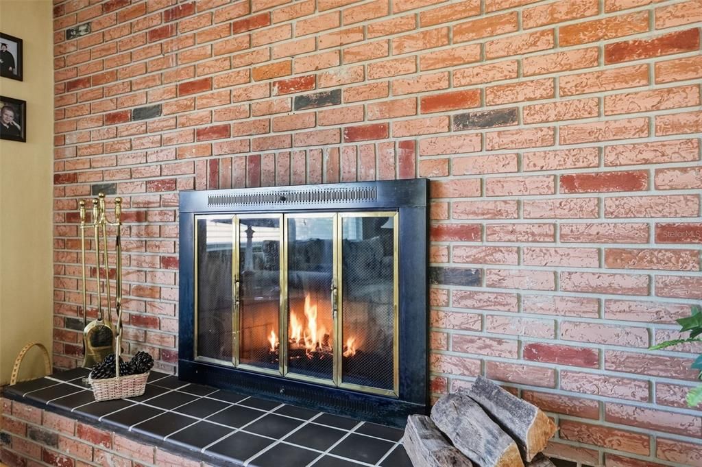 待售: $269,500 (2 贝兹, 2 浴室, 1398 平方英尺)