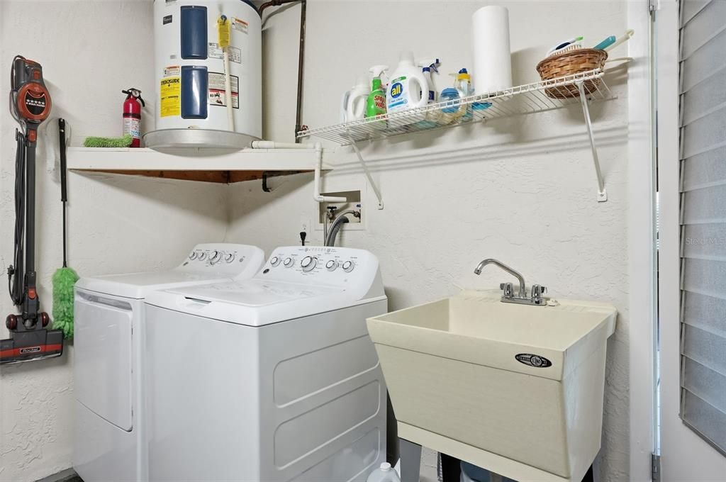 待售: $269,500 (2 贝兹, 2 浴室, 1398 平方英尺)