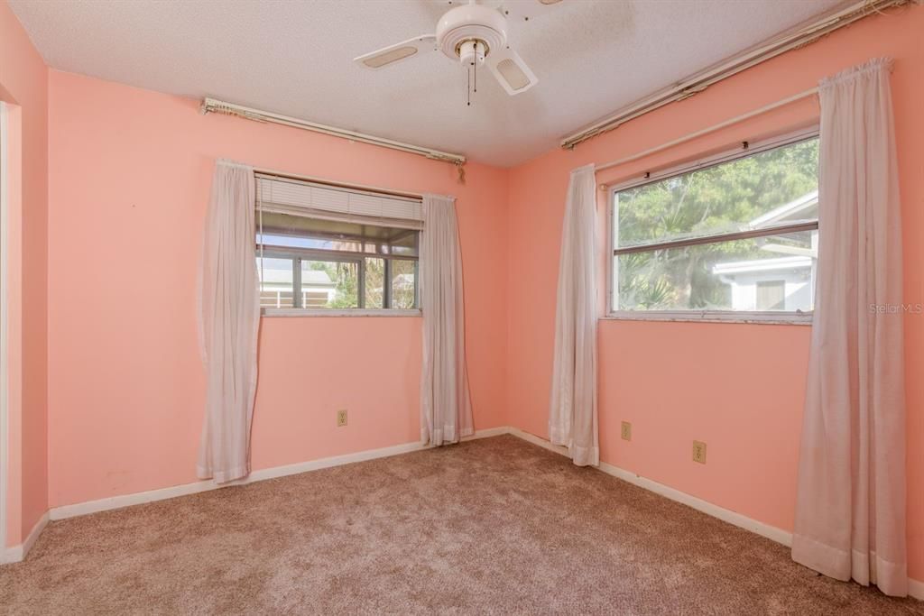 На продажу: $375,000 (2 спален, 2 ванн, 1211 Квадратных фут)