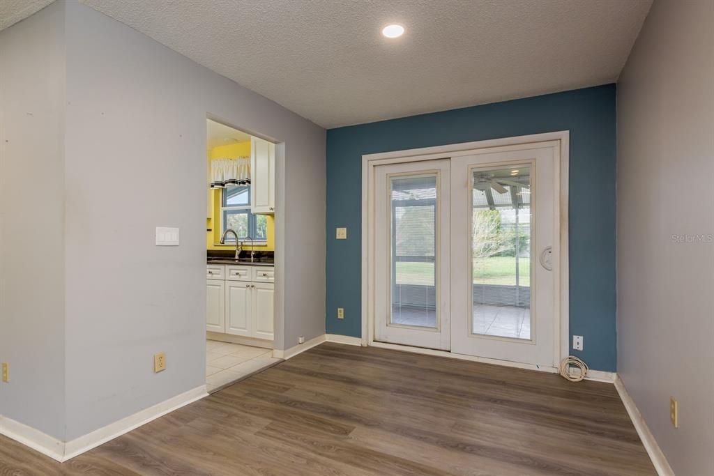 На продажу: $375,000 (2 спален, 2 ванн, 1211 Квадратных фут)