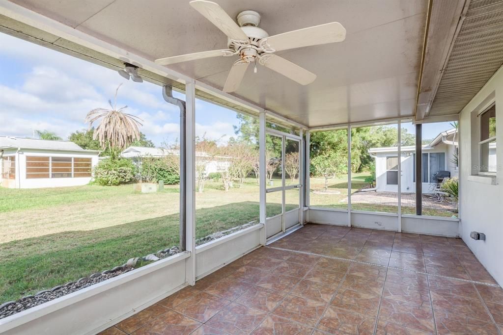 На продажу: $375,000 (2 спален, 2 ванн, 1211 Квадратных фут)