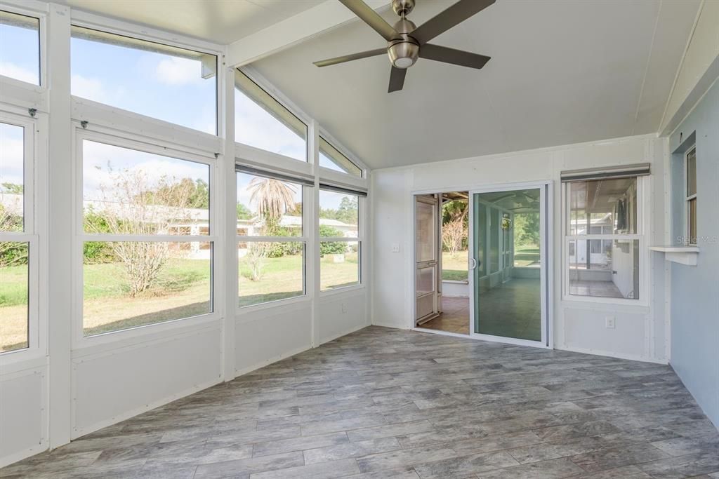 На продажу: $375,000 (2 спален, 2 ванн, 1211 Квадратных фут)