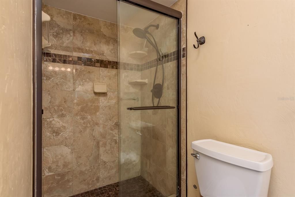 На продажу: $375,000 (2 спален, 2 ванн, 1211 Квадратных фут)