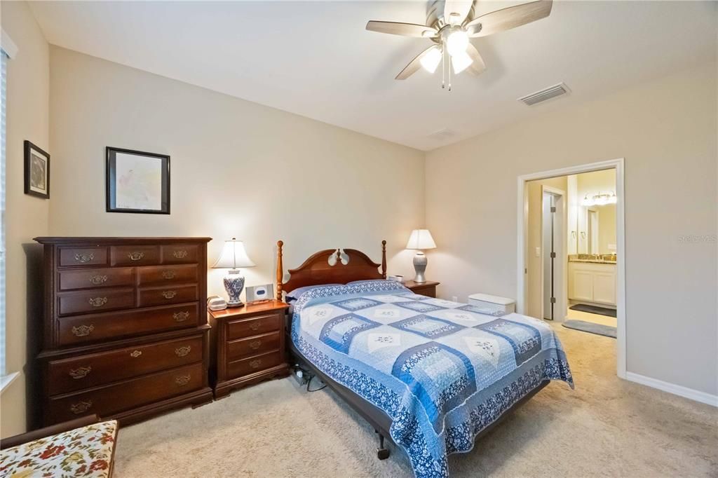 For Sale: $369,900 (2 beds, 2 baths, 1528 Square Feet)