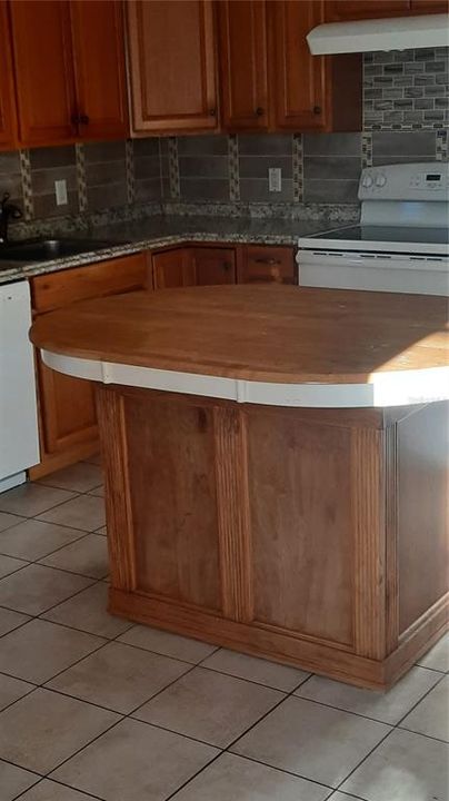 В аренду: $1,700 (3 спален, 2 ванн, 1066 Квадратных фут)