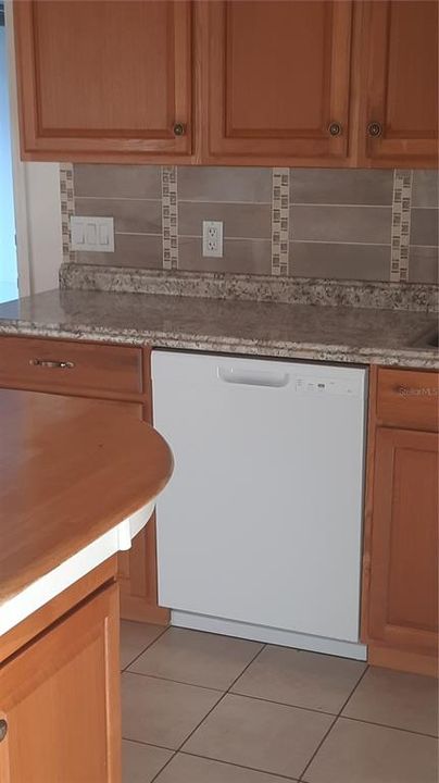 В аренду: $1,700 (3 спален, 2 ванн, 1066 Квадратных фут)