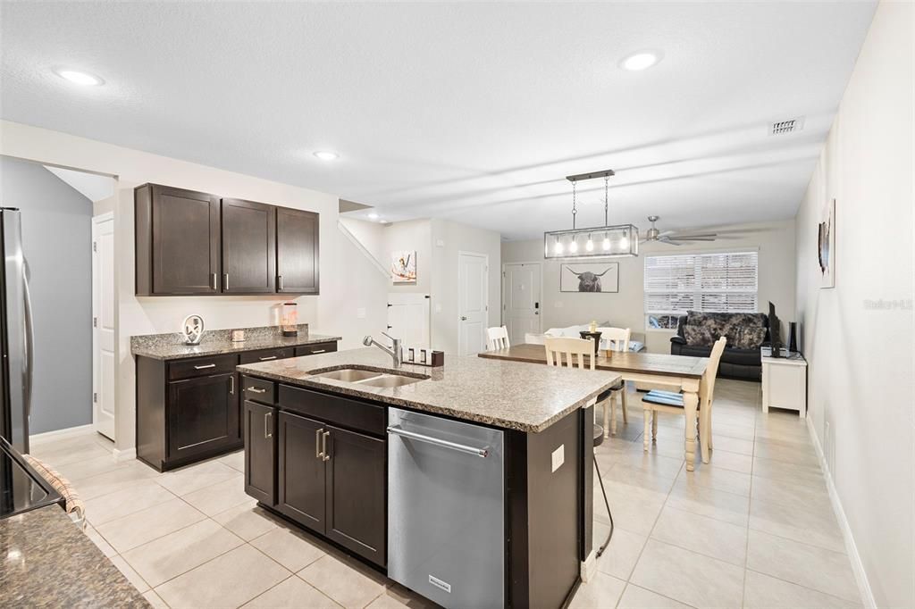 В аренду: $2,200 (3 спален, 2 ванн, 1548 Квадратных фут)