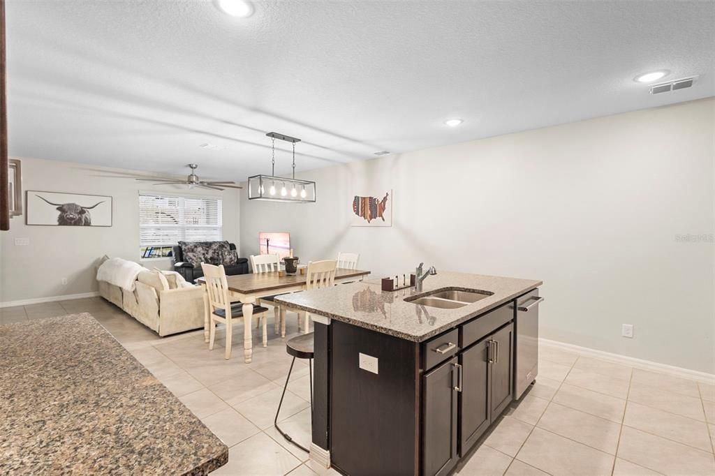 В аренду: $2,200 (3 спален, 2 ванн, 1548 Квадратных фут)