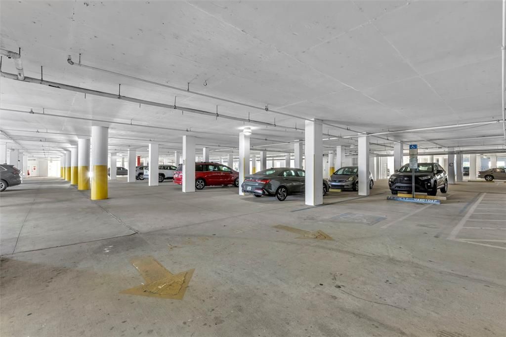 待售: $149,000 (2 贝兹, 2 浴室, 1033 平方英尺)