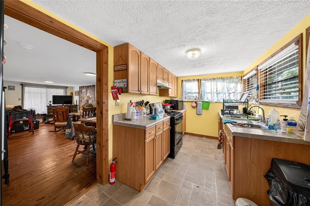 For Sale: $199,000 (4 beds, 2 baths, 1608 Square Feet)