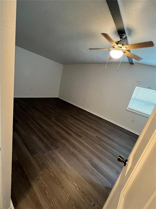 For Sale: $340,000 (2 beds, 2 baths, 1100 Square Feet)