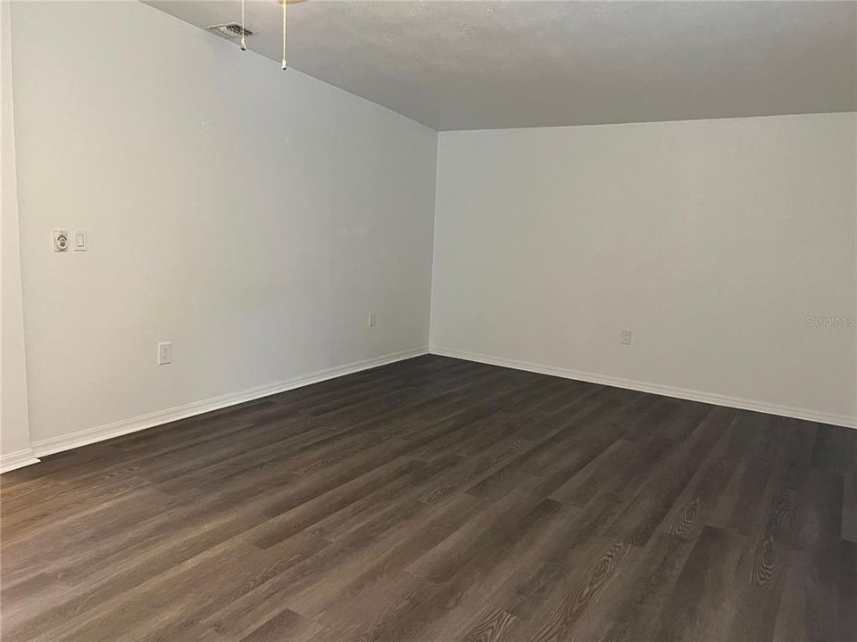 For Sale: $340,000 (2 beds, 2 baths, 1100 Square Feet)