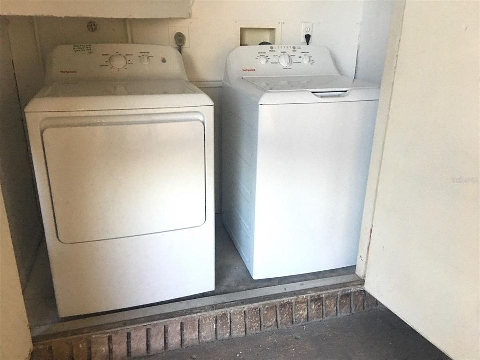 На продажу: $174,900 (2 спален, 2 ванн, 925 Квадратных фут)