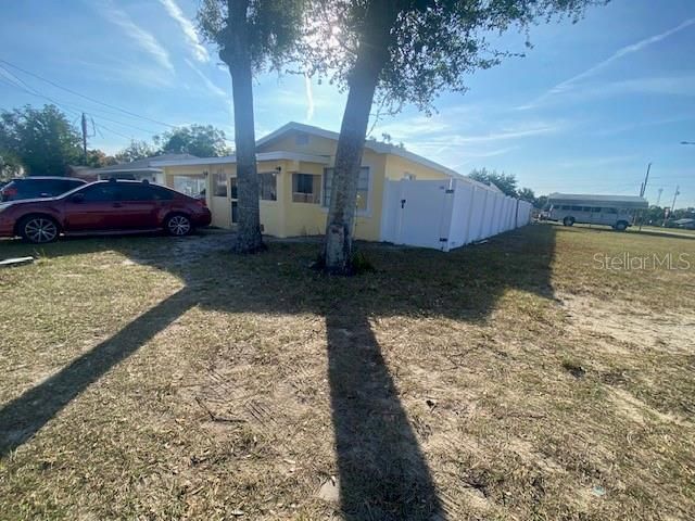 En Venta: $239,000 (5 camas, 2 baños, 836 Pies cuadrados)