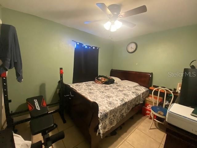 En Venta: $239,000 (5 camas, 2 baños, 836 Pies cuadrados)