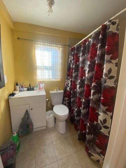 En Venta: $239,000 (5 camas, 2 baños, 836 Pies cuadrados)