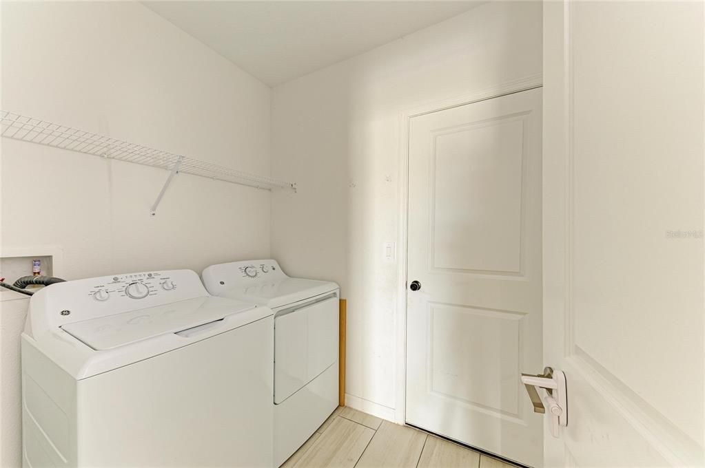 En Venta: $365,000 (5 camas, 2 baños, 2389 Pies cuadrados)