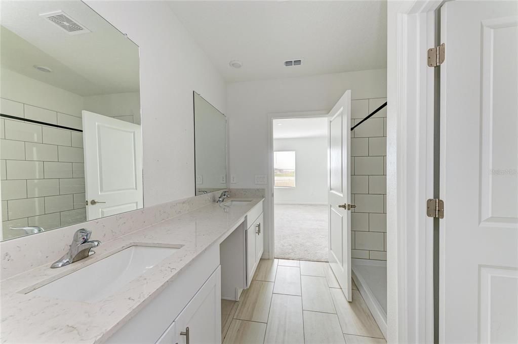 En Venta: $365,000 (5 camas, 2 baños, 2389 Pies cuadrados)