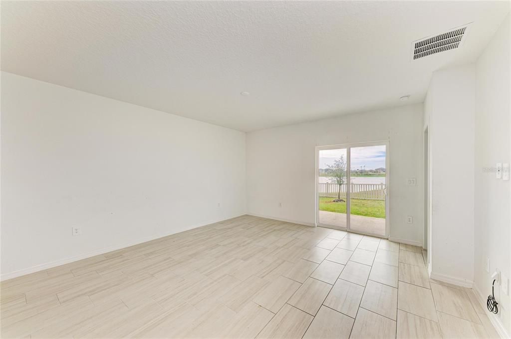 En Venta: $365,000 (5 camas, 2 baños, 2389 Pies cuadrados)