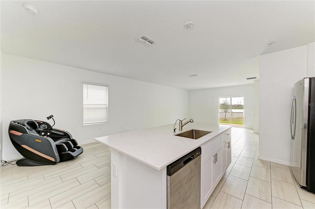 En Venta: $365,000 (5 camas, 2 baños, 2389 Pies cuadrados)